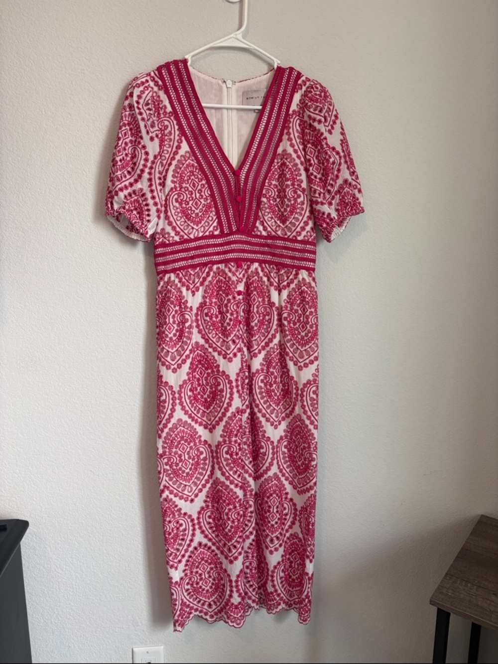 Adelyn Rae Pink Lace Patterned V-Neck Midi Dress with decorative buttons small - Picture 2 of 8